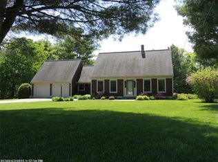 33 Ryan Dr, Manchester, ME 04351