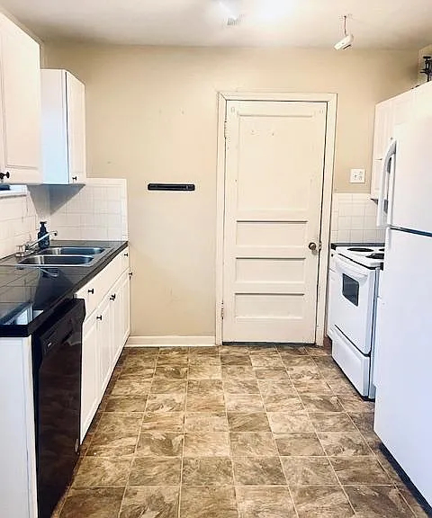 606 S Valentine St — Photo 2