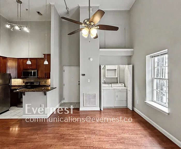 2418 E Franklin St #U104 — Photo 5