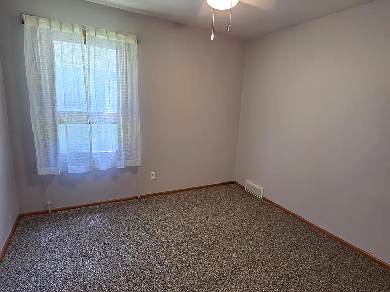 239 S Wire Ave — Photo 16
