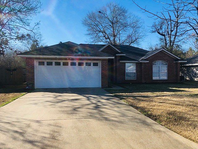 1st image of 41 Green Oak Cir