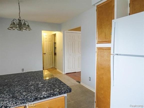 5th image of 5711 New Meadow Dr