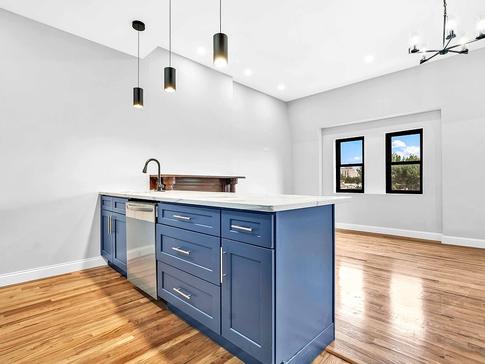 1st image of 241 Hancock St APT 3