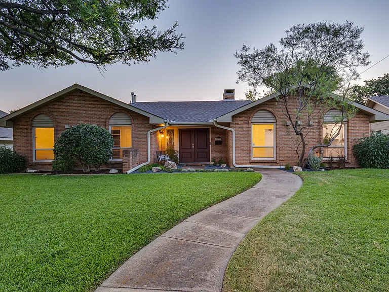 12311 Cedar Bend Dr — Photo 2