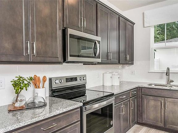 2nd image of 5010 Caspian St