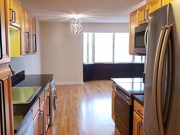 3rd image of 606 E Woodland Park #512