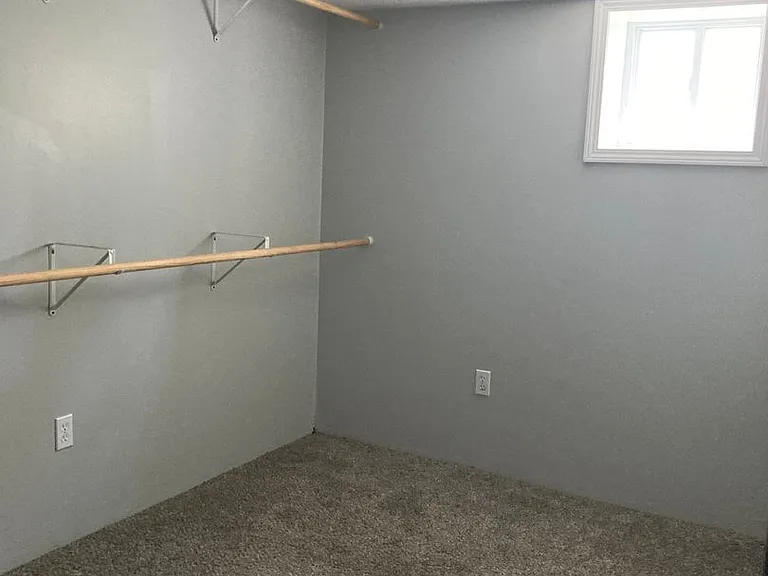 504 Henry St — Photo 31