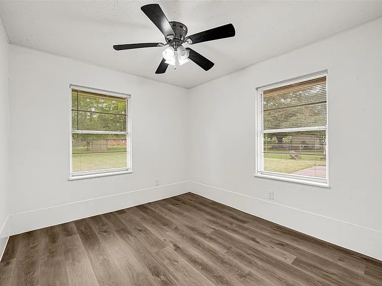 506 Edgebrook Dr — Photo 15