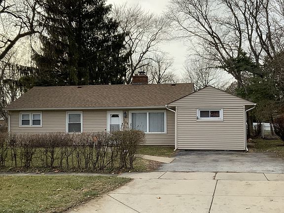 2nd image of 304 Indianwood Blvd