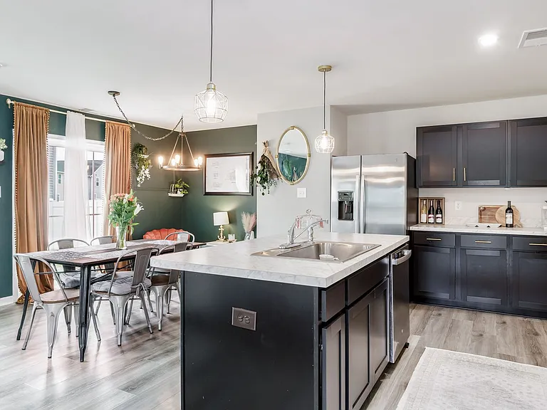 222 Lorraine Dr — Photo 12