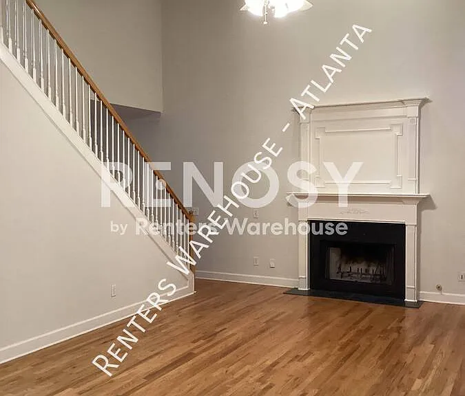 755 Milton Oaks Dr — Photo 2