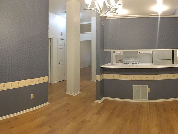 4th image of 4407 Greenlee Dr