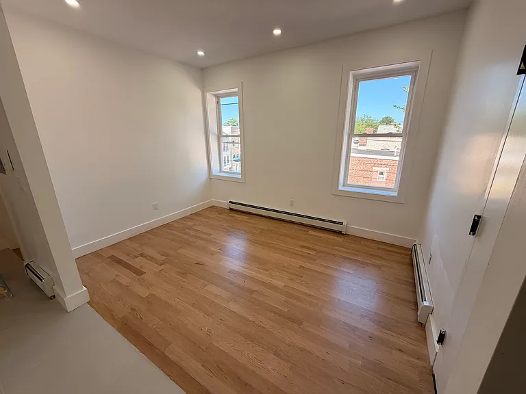 90 Ingraham Pl #1 — Photo 5