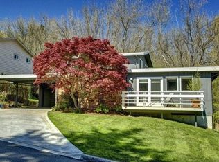 7628 SE 34th St, Mercer Island, WA 98040