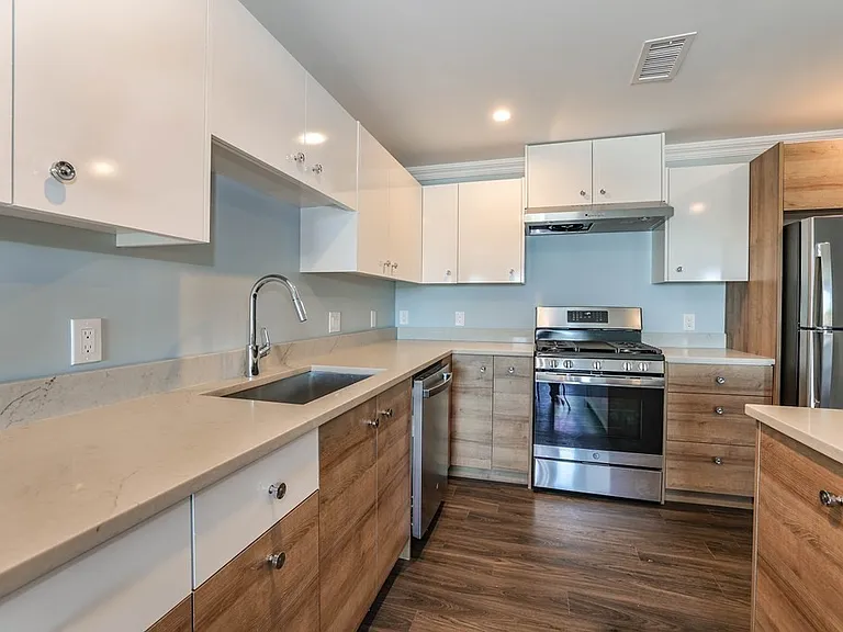 71 Legacy Blvd — Photo 6