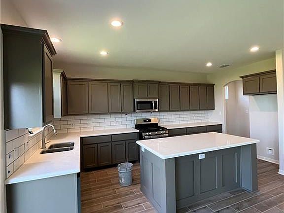 5th image of 6123 White River Dr