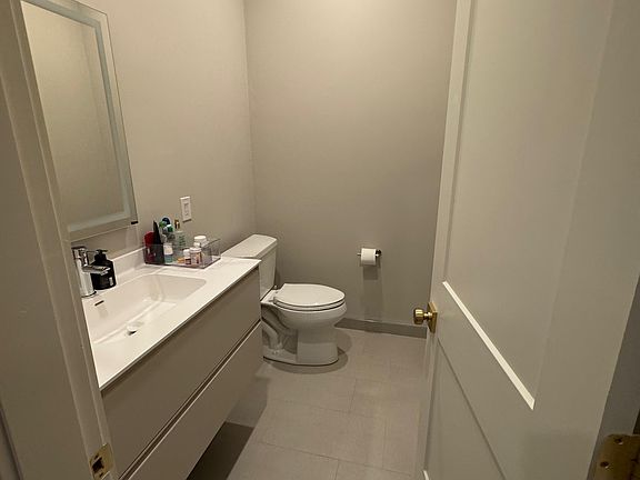 2nd image of 44 Temple Pl #2B