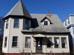 4 Dayton Pl, Worcester, MA 01609