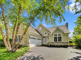 155 S Newport Ct, Lake Forest, IL