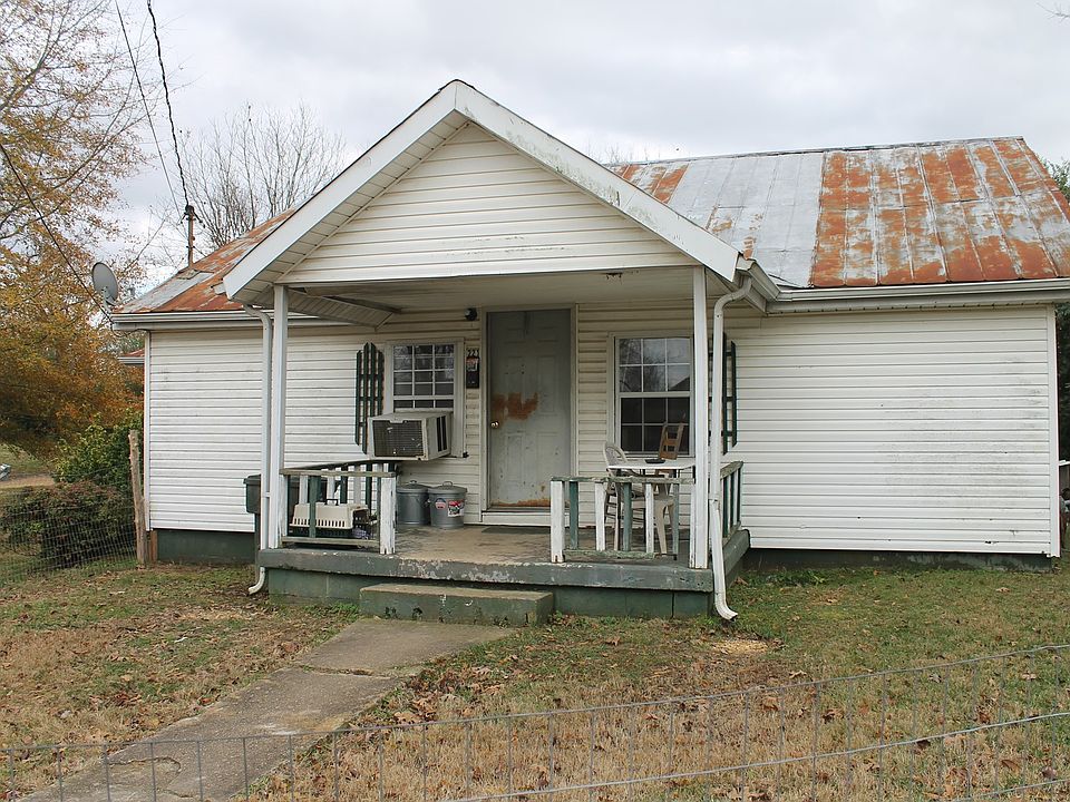 1st image of 221 Columbia Ave