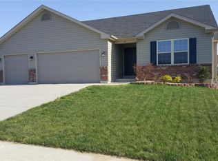 22 Hampton Dr, Troy, MO 63379