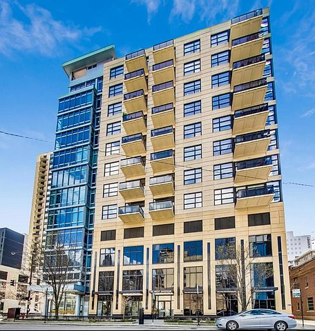 1st image of 101 W Superior St APT 601