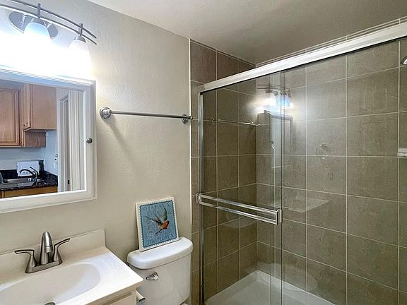 5th image of 2 Cuesta Dr APT A