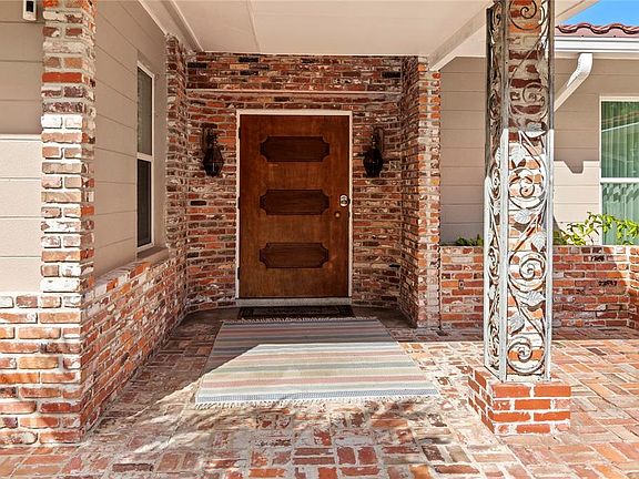 3rd image of 2605 Desoto Rd