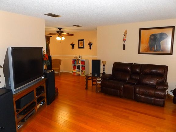 2nd image of 4948 Squires Dr