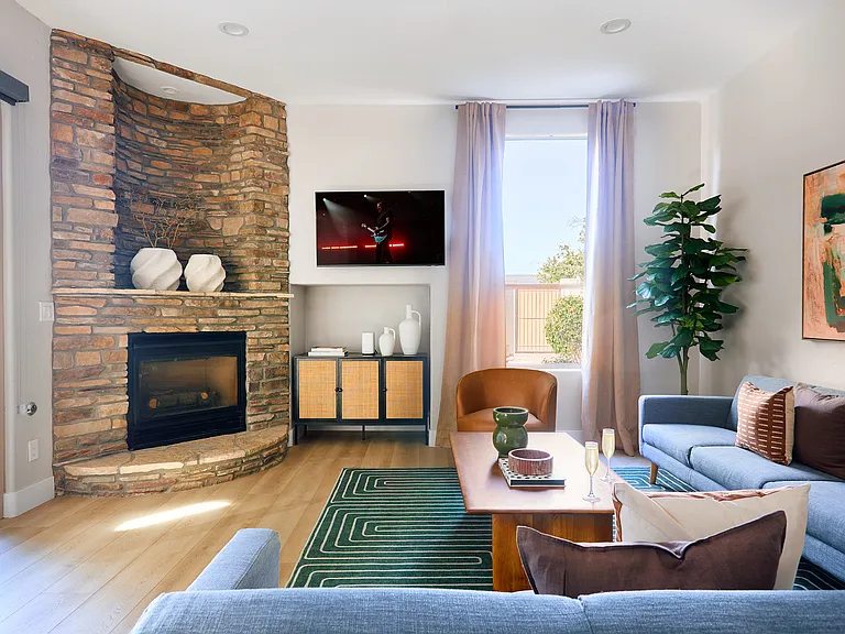 3202 E Orange Dr — Photo 6