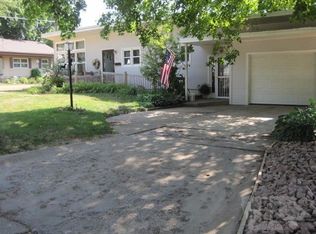 4 Arrow St, Cherokee, IA 51012