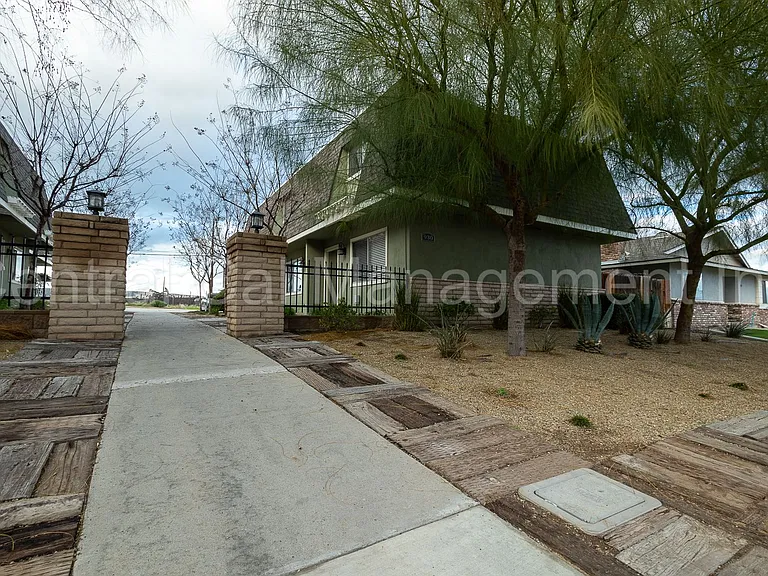 930 Day Ave. — Photo 1