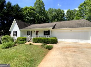 102 Deerfield Dr, Cleveland, GA 30528