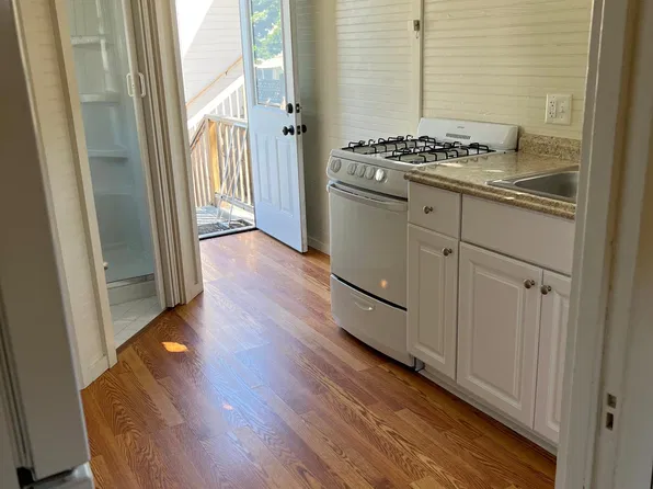 544 Union St #B, Monterey, CA 93940