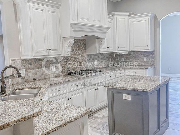 4th image of 11003 Granby Ave