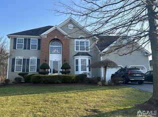 28 Keswick Cir, Monroe Township, NJ 08831