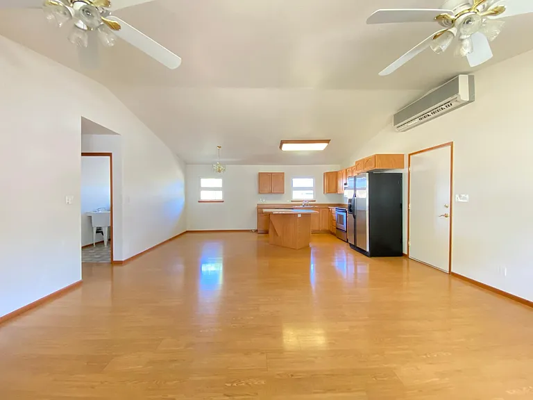 1136 Makaala St — Photo 18