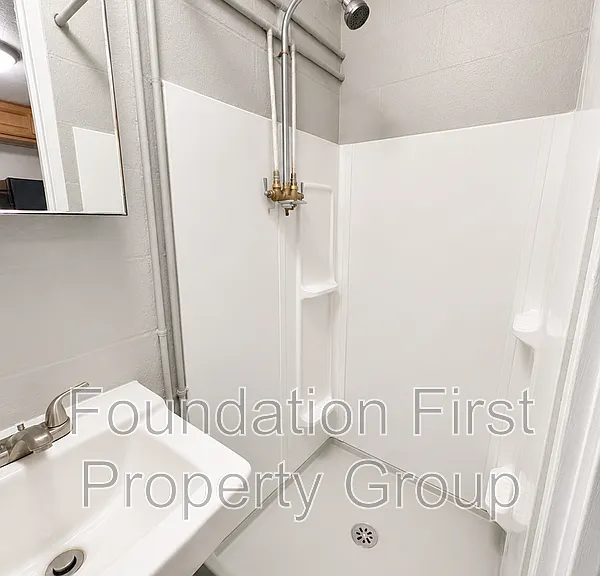 240 W High St #8 — Photo 10