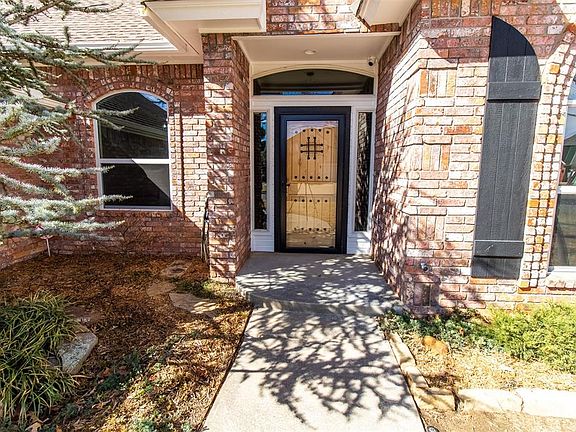 4th image of 12409 Lorien Way