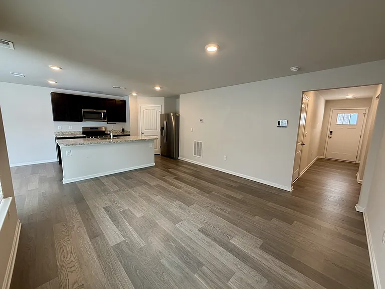 633 Currant Cir — Photo 4
