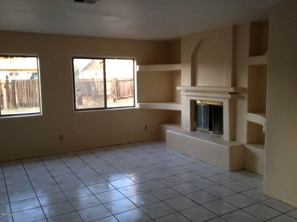 2nd image of 4116 W Holly St