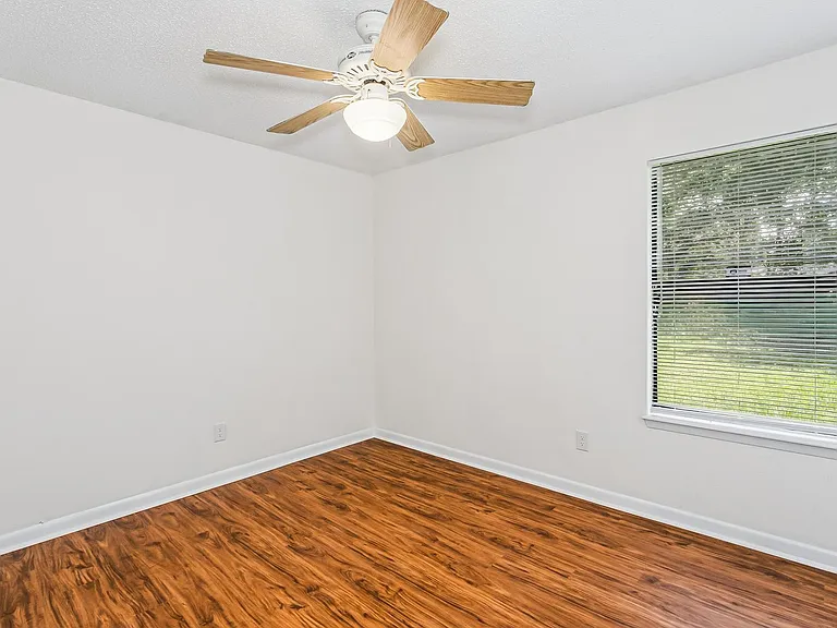 421 Tampico Way — Photo 12
