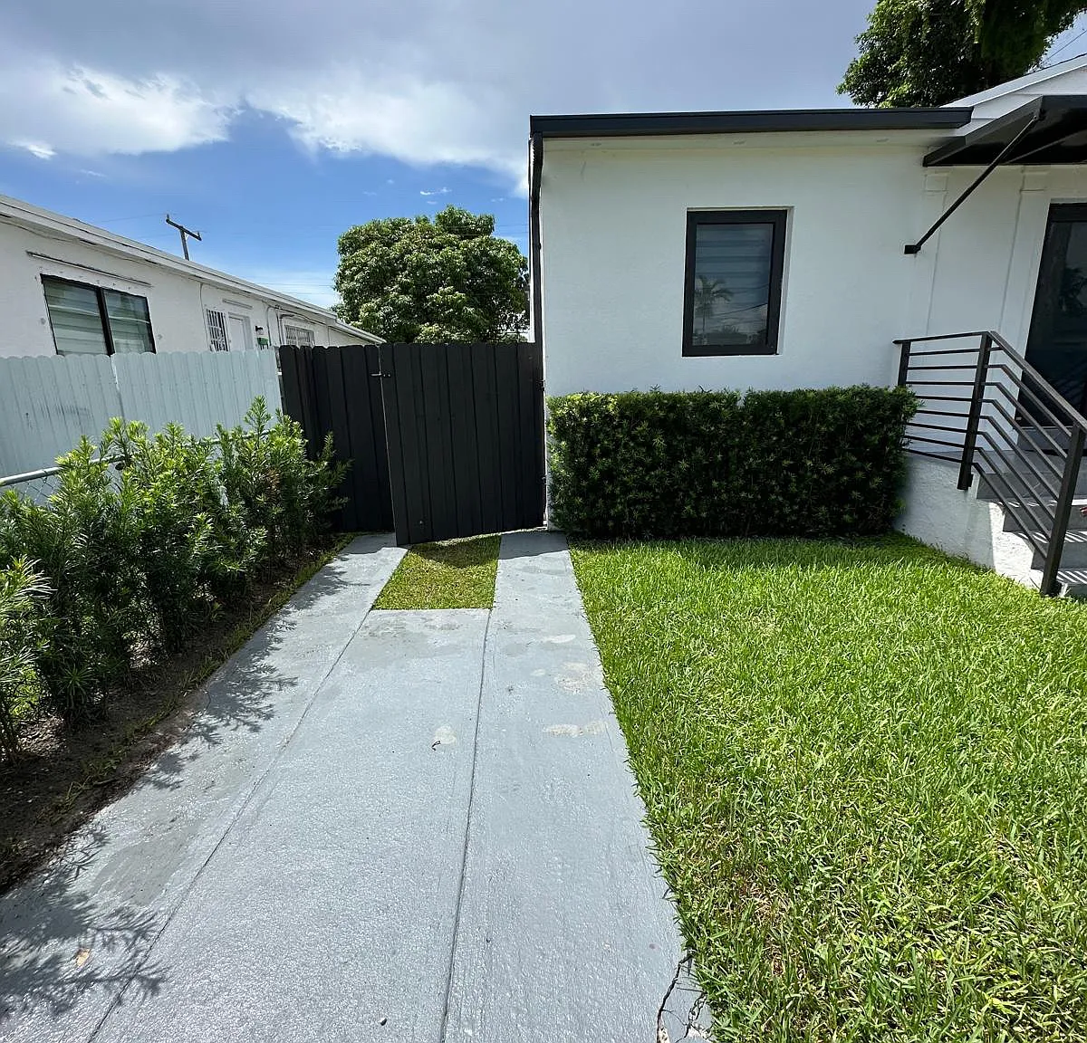 3550 NW 19th Ter — Photo 4