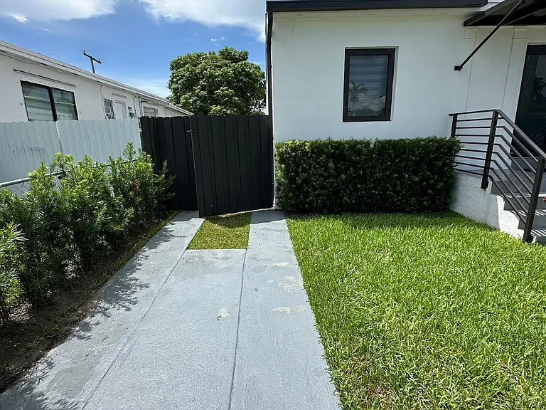 3550 NW 19th Ter #1 — Photo 4