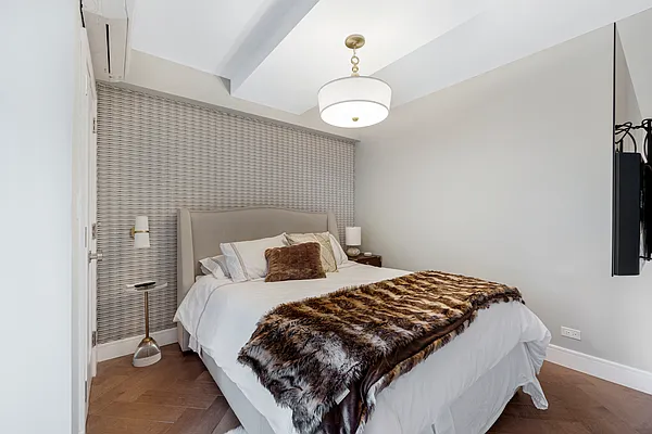 Sold by Compass | media 17