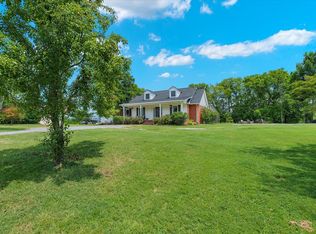 217 Peach Valley Rd, Gallatin, TN 37066
