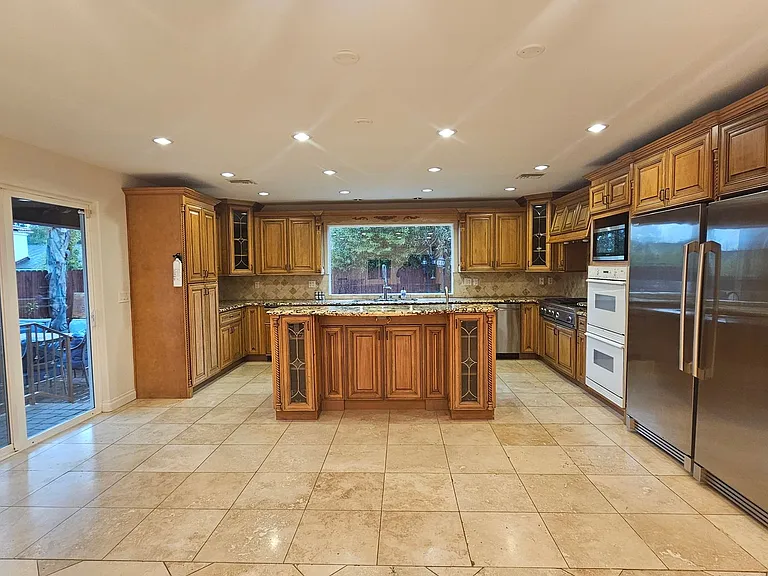 4940 Dobkin Ave — Photo 9