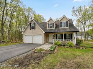 135 Acorn Ln, Kunkletown, PA 18058