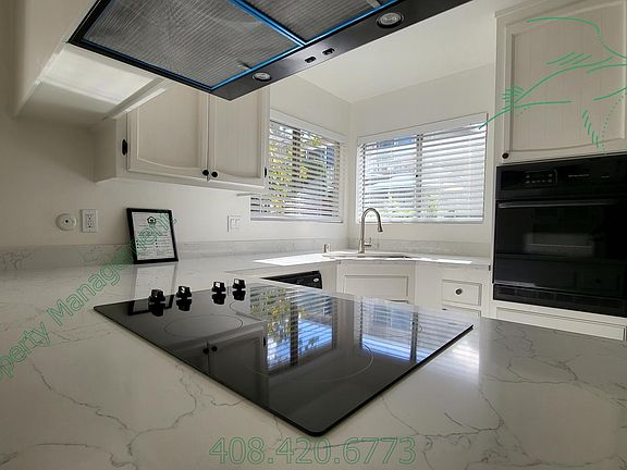 4th image of 984 Westlynn Way Unit 1