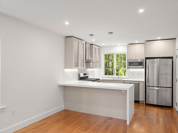 5th image of 17 Standish St #1